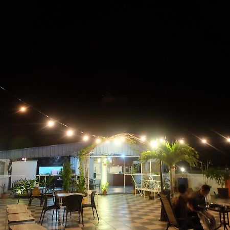 Syafira Hotel Langgur Εξωτερικό φωτογραφία