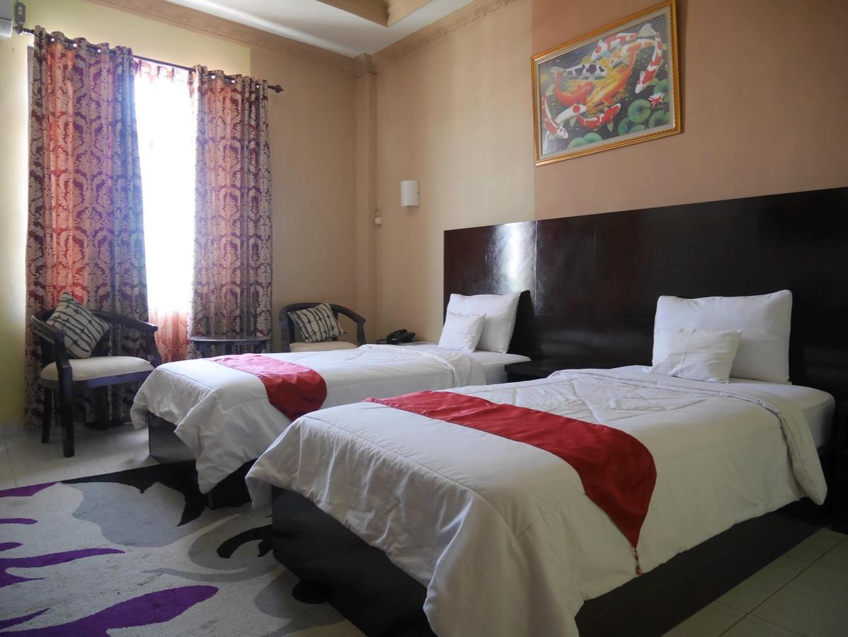Syafira Hotel Langgur Εξωτερικό φωτογραφία