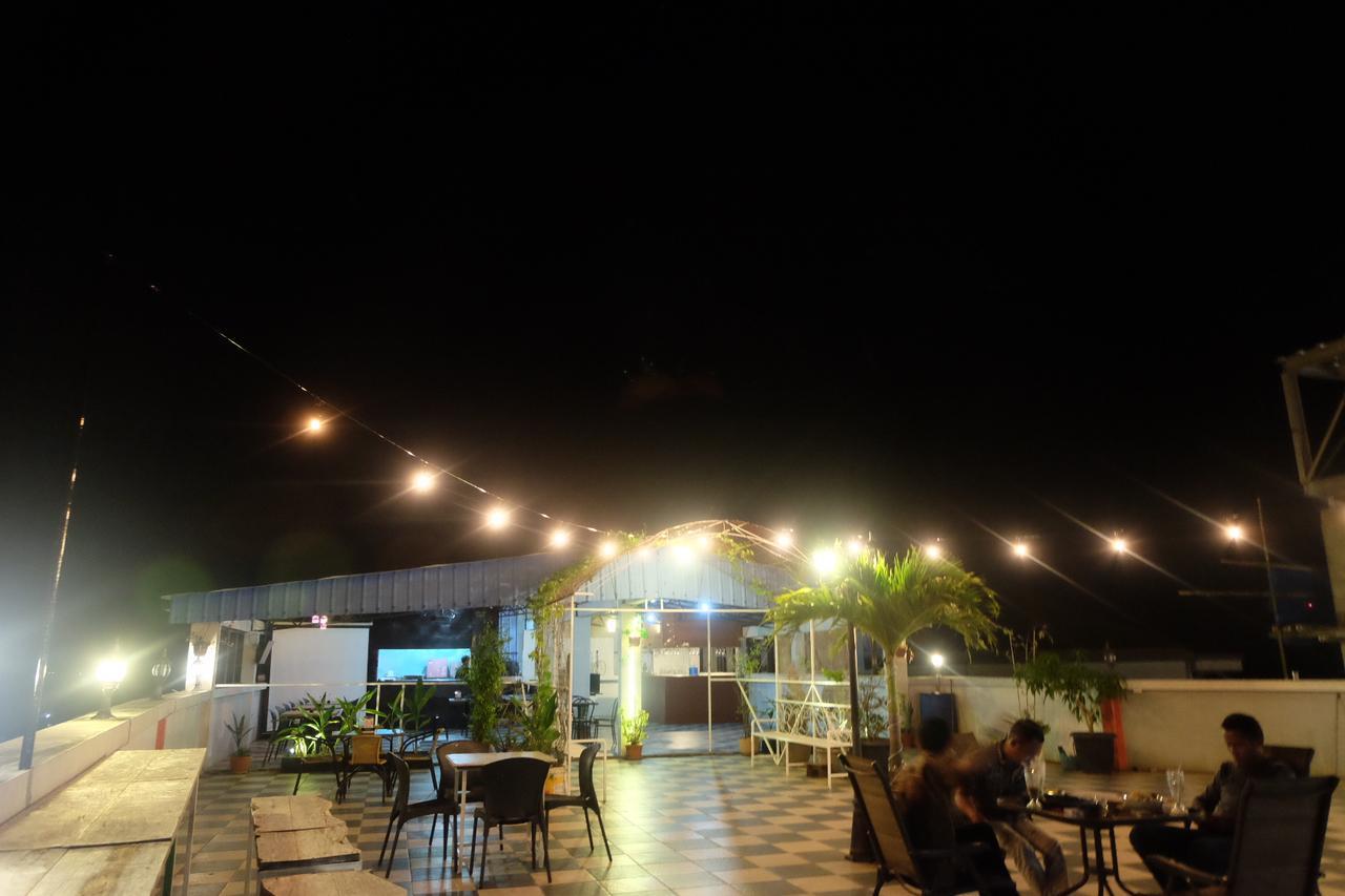 Syafira Hotel Langgur Εξωτερικό φωτογραφία