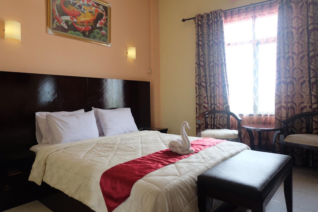 Syafira Hotel Langgur Εξωτερικό φωτογραφία